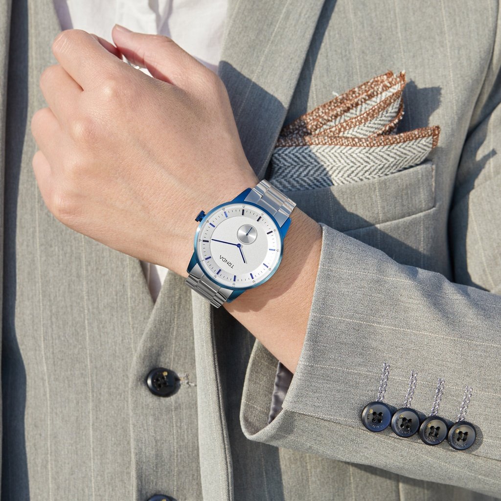 TRNDA STYLISH STAINLESS STEEL MENS WATCH - ROUND BLUE CASE WITH SILVER DIAL & BAND