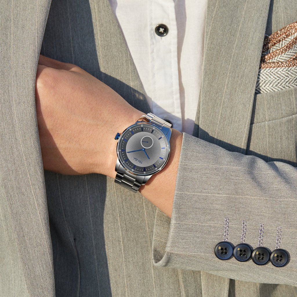 TRNDA STAINLESS STEEL MEN’S WATCH - TIMELESS ELEGANCE WITH GRADIENT LIGHT GRAY DIAL