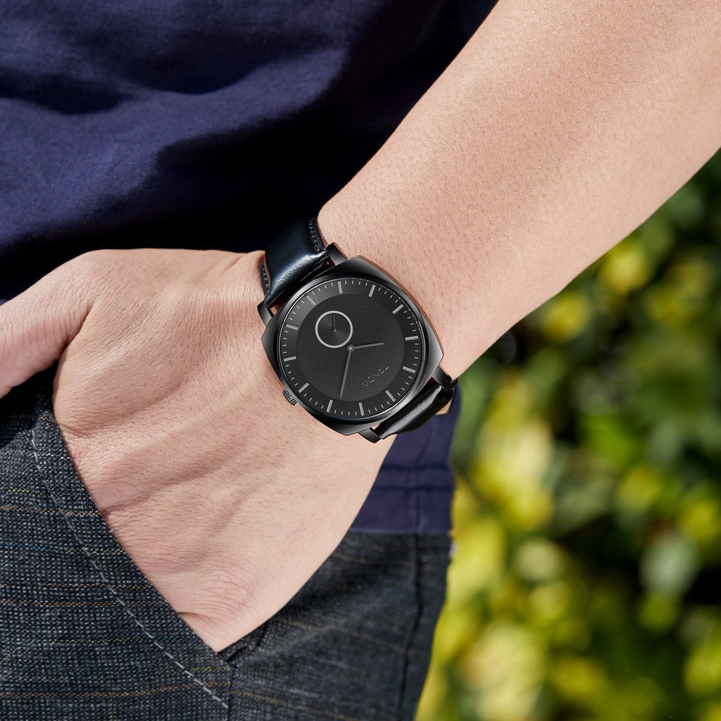 TRNDA SQUARE BLACK STAINLESS STEEL MEN'S WATCH - TIMELESS STYLE & RELIABLE FASHION STATEMENT