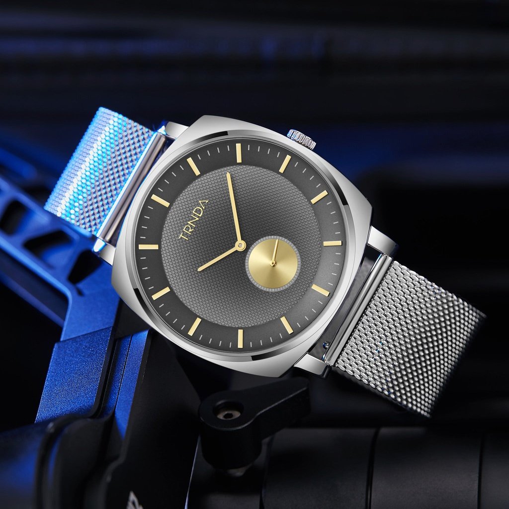 TRNDA SQUARE MASTER - TRENDY STAINLESS STEEL MEN'S WATCH with Silver Mesh Band & Gradient Grey Dial