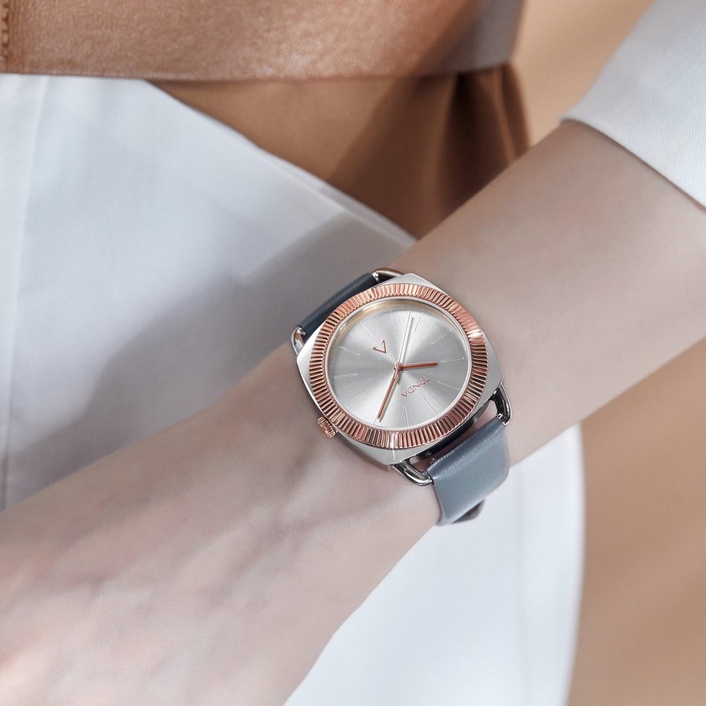 TRNDA Women's Watch with Silver Stainless Steel Case and Gray Leather Band