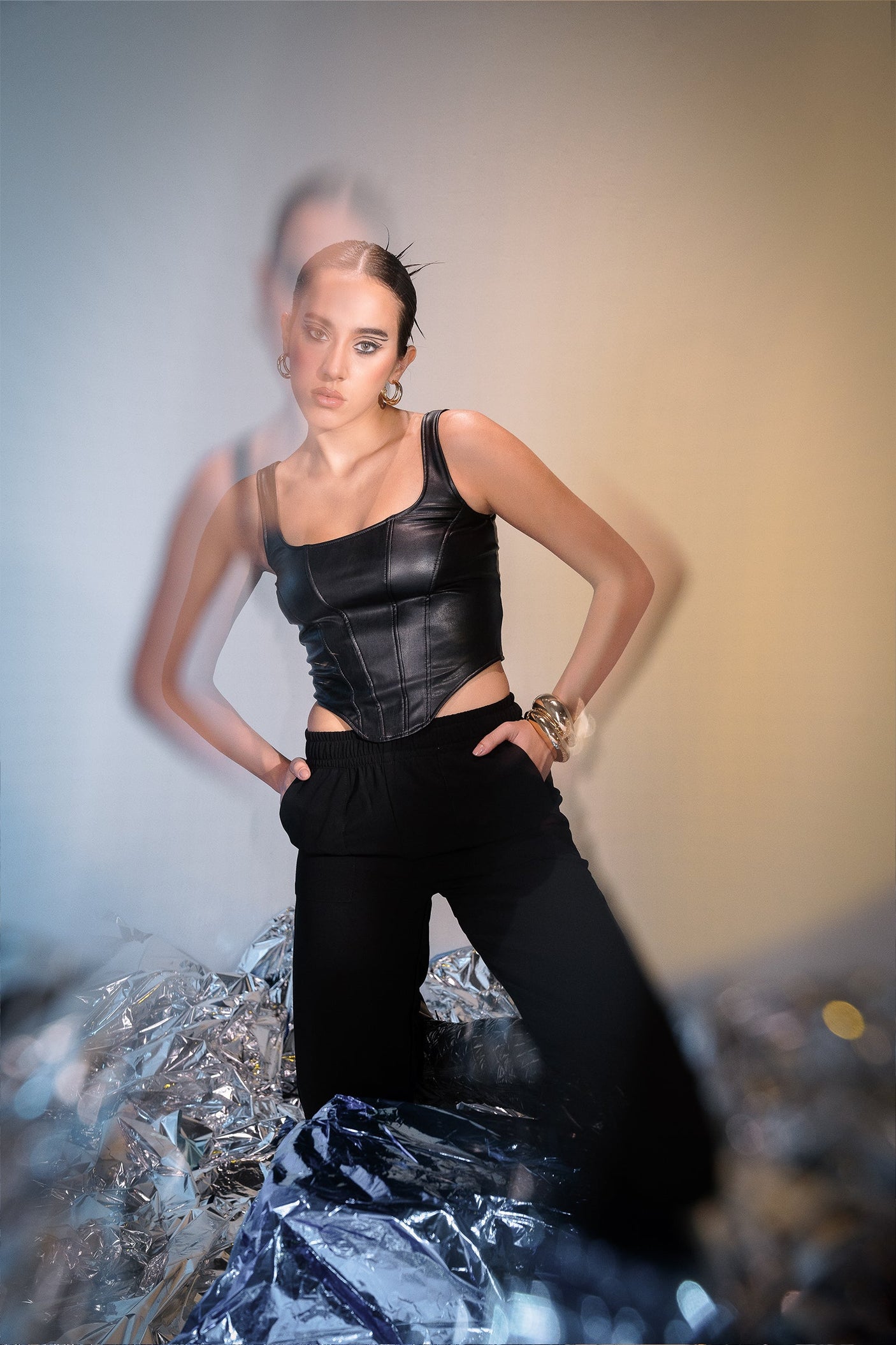 كارينا - توب مشد جلد بلا أكمام