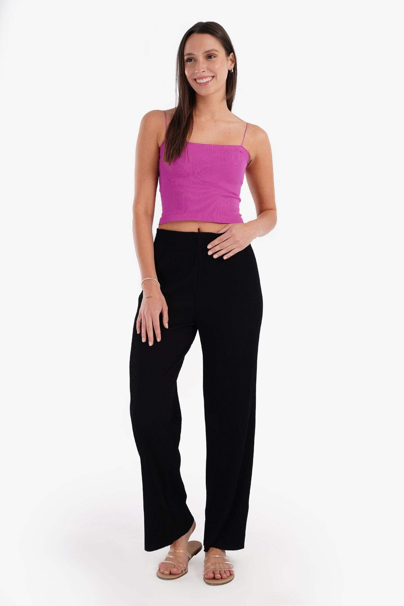 كارينا - كروب توب بحمّالات رفيعة