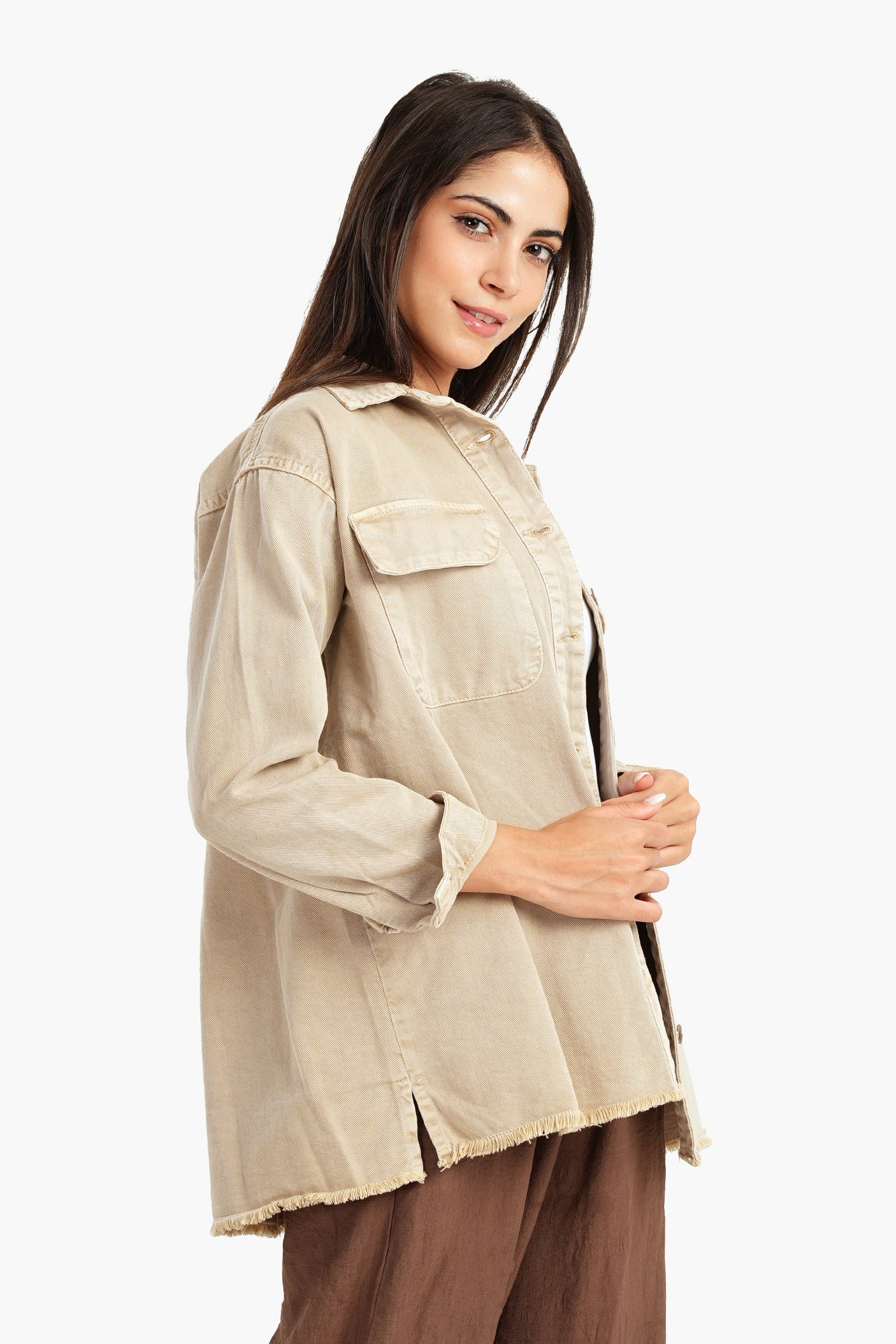 كارينا - قميص جينز بجيوب على الصدر للنساء