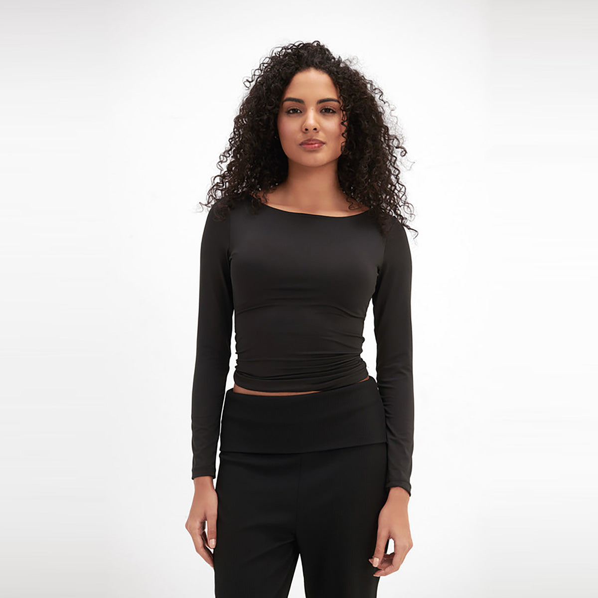 فيرمو - بلوزة بفتحة رقبة عريضة للنساء