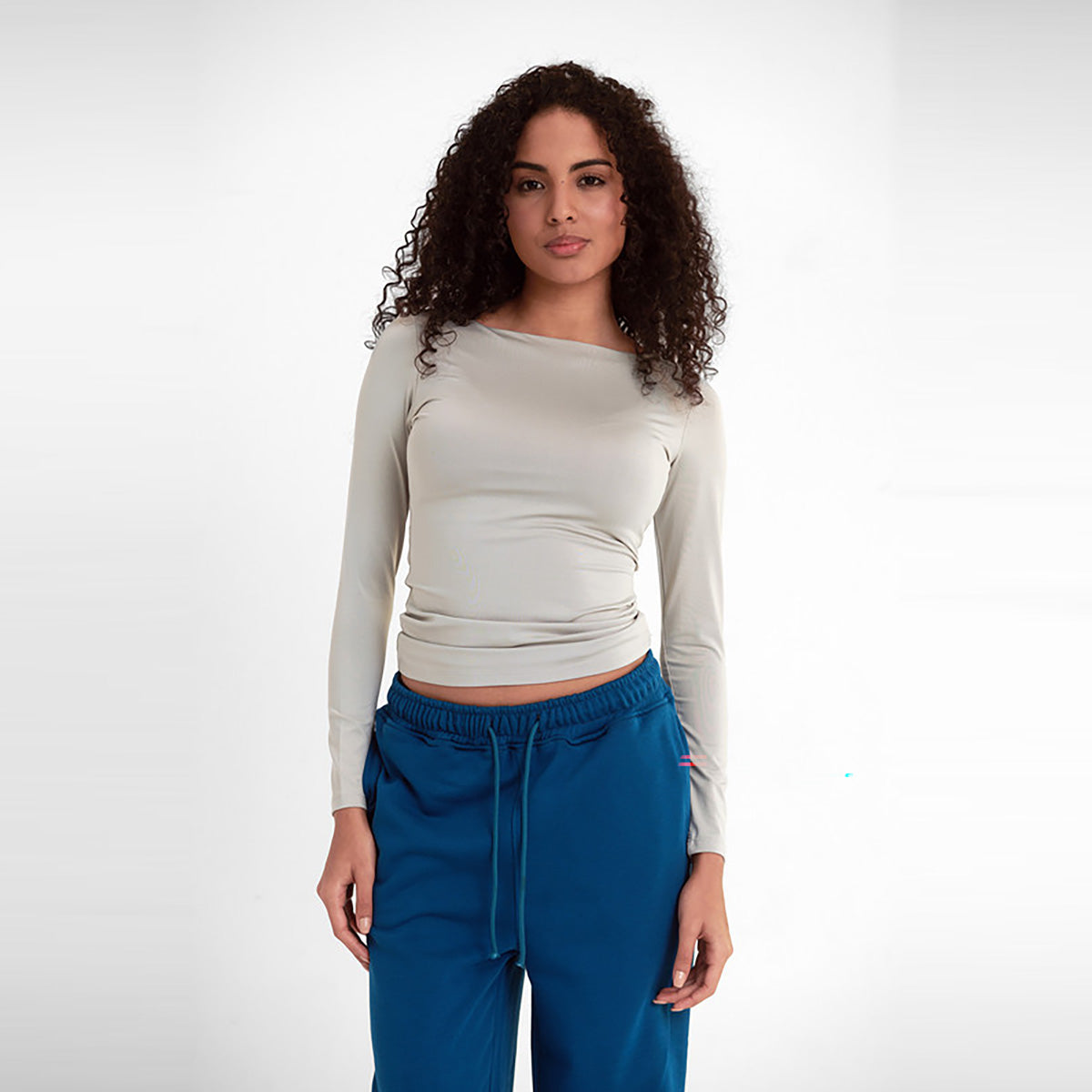 فيرمو - بلوزة بفتحة رقبة عريضة للنساء