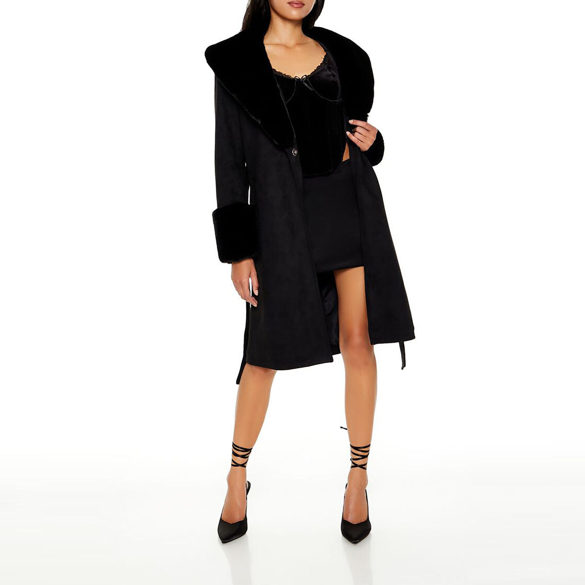 فور ايفر 21 - معطف واقٍ من الجلد مزين بفرو للنساء - بيعت من قبل اف اي جي