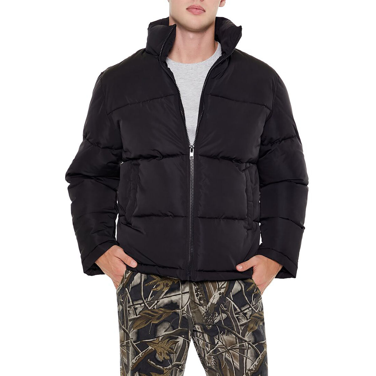 فور ايفر 21 - سترة منتفخة مبطنة برقبة للرجال - بيعت من قبل اف اي جي