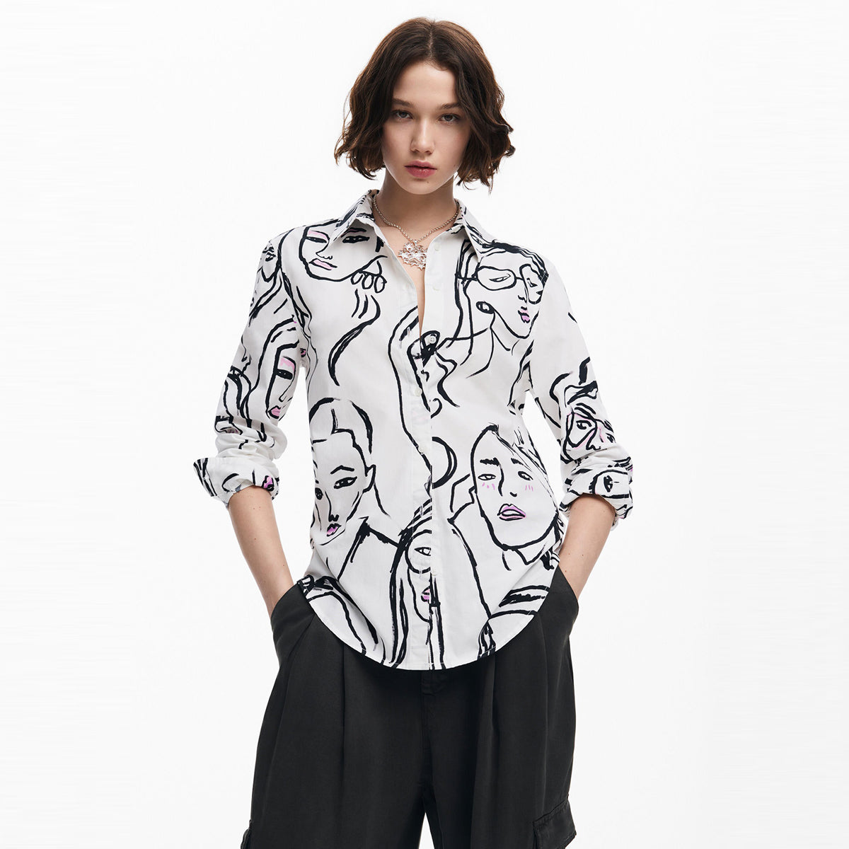 ديسيجوال - قميص للنساء بطبعة وجه - بيعت من قبل اف اي جي