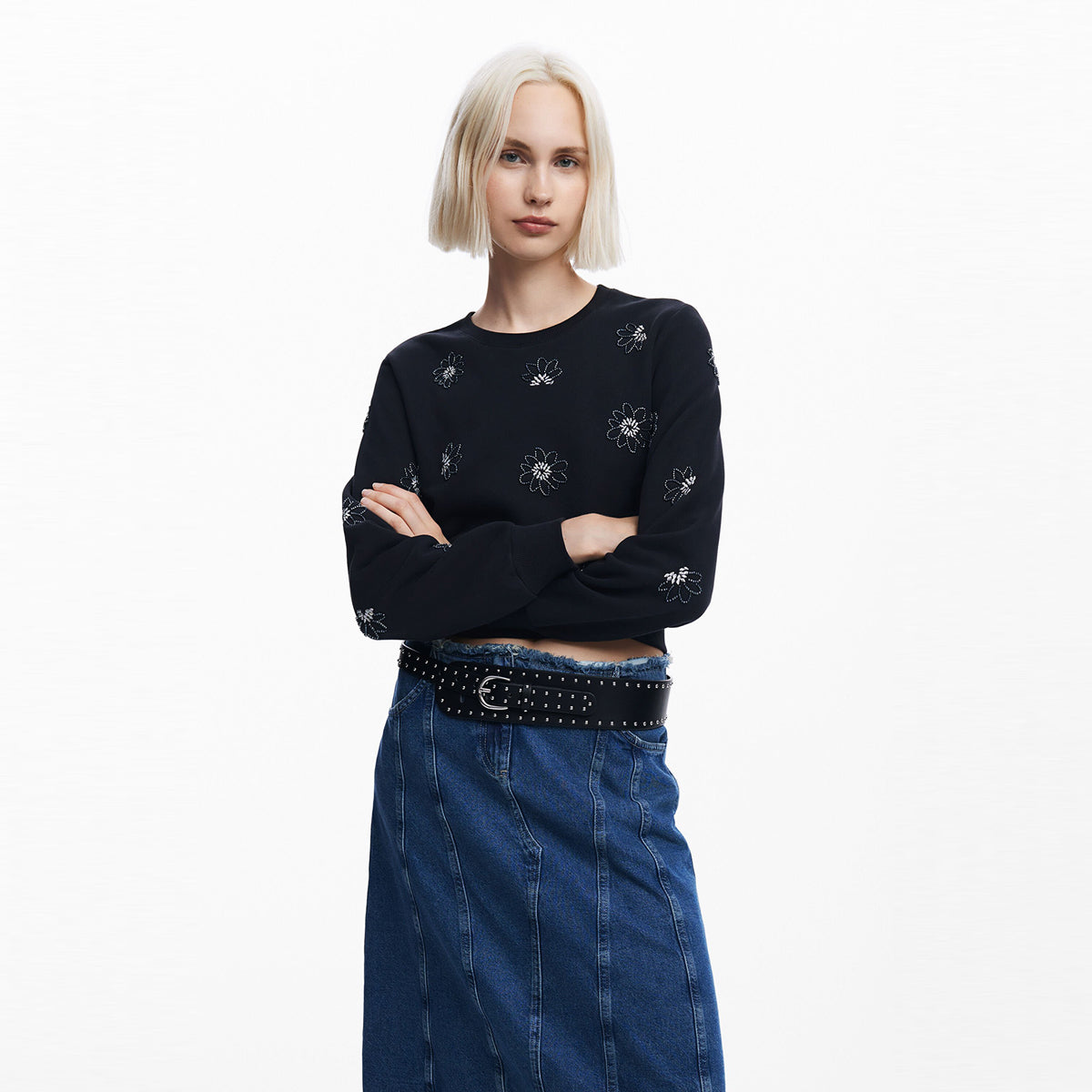 ديسيجوال - سويت شيرت مرصع بالجواهر الزهرية - بيعت من قبل اف اي جي