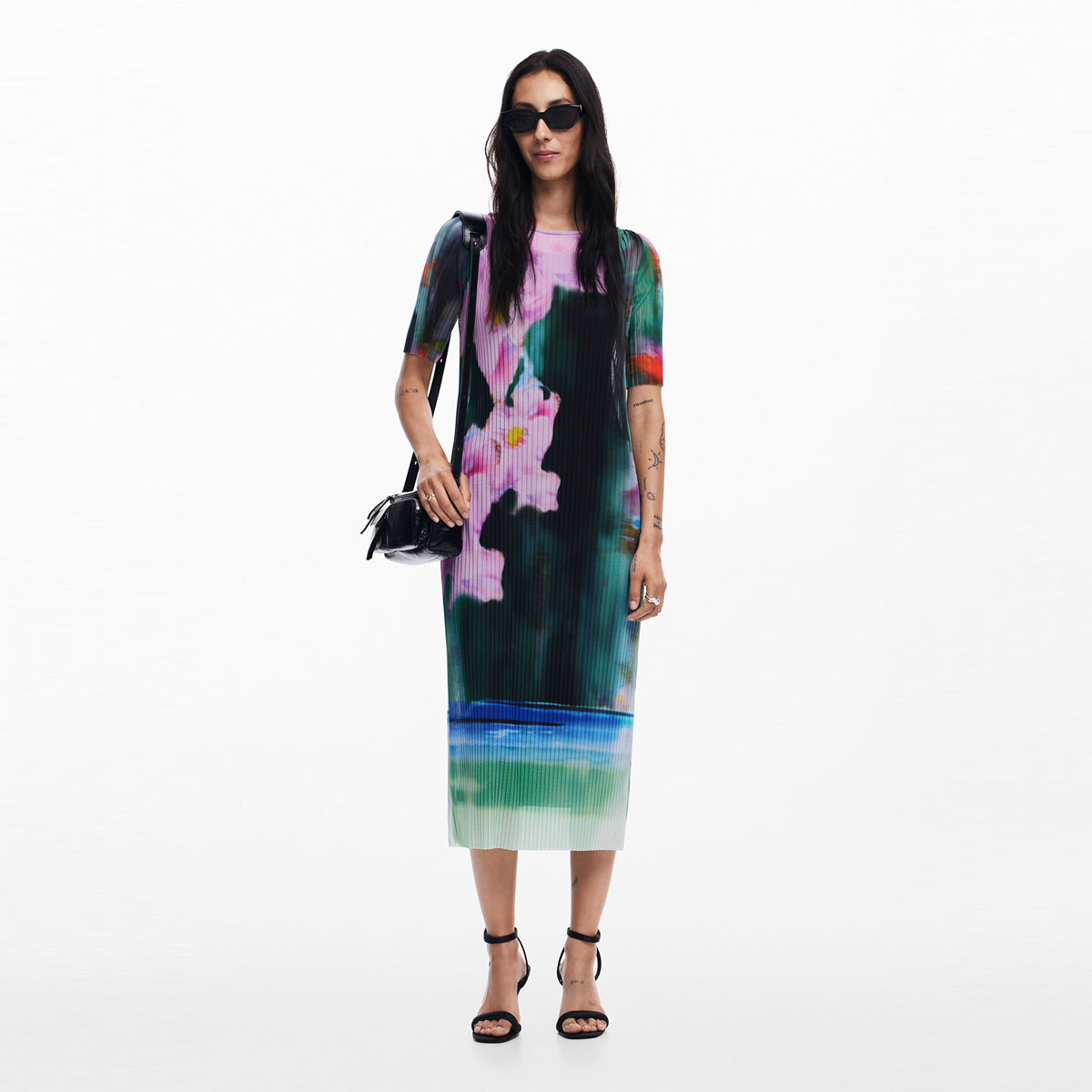 ديسيجوال - فستان متوسط الطول بنقشة الزهور - بيعت من قبل اف اي جي