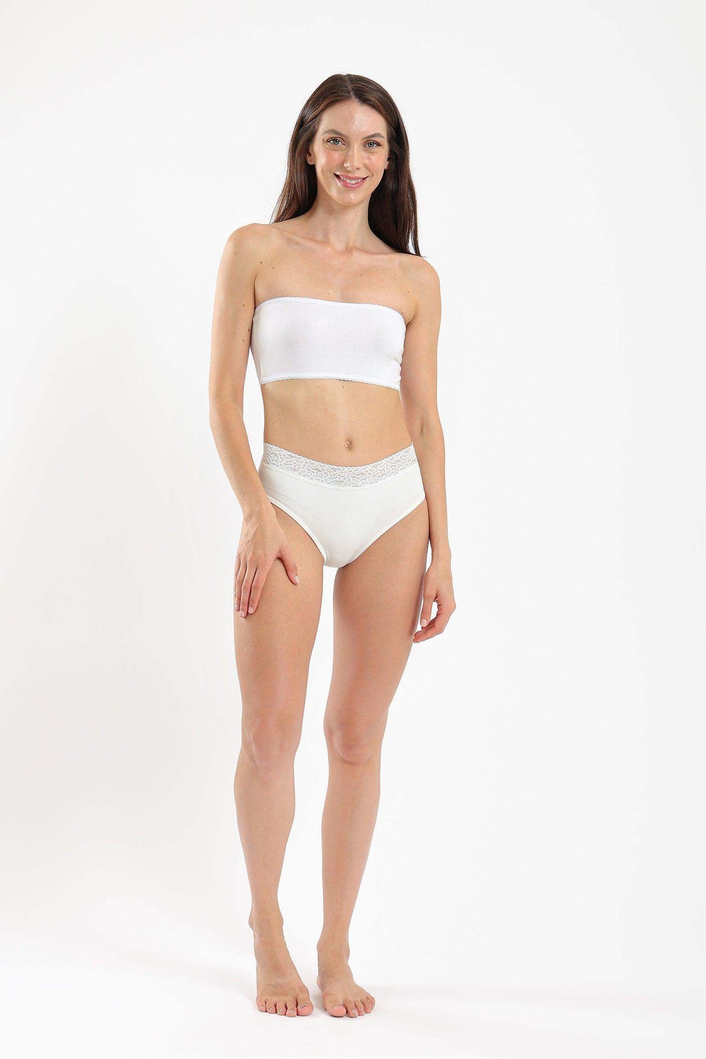 كارينا - برا بأطراف من الدانتيل