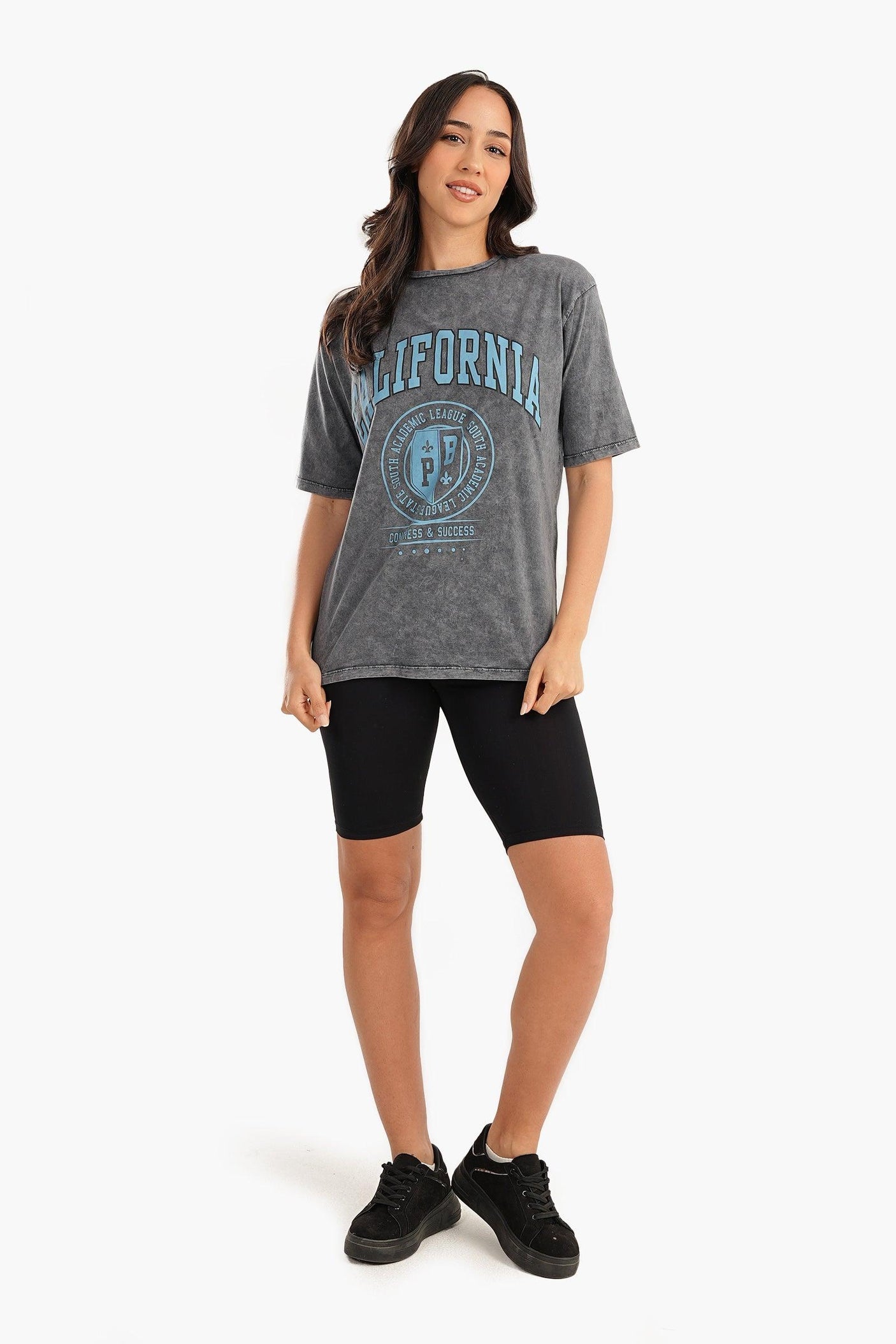 كارينا - تي شيرت بطبعة كاليفورنيا للنساء