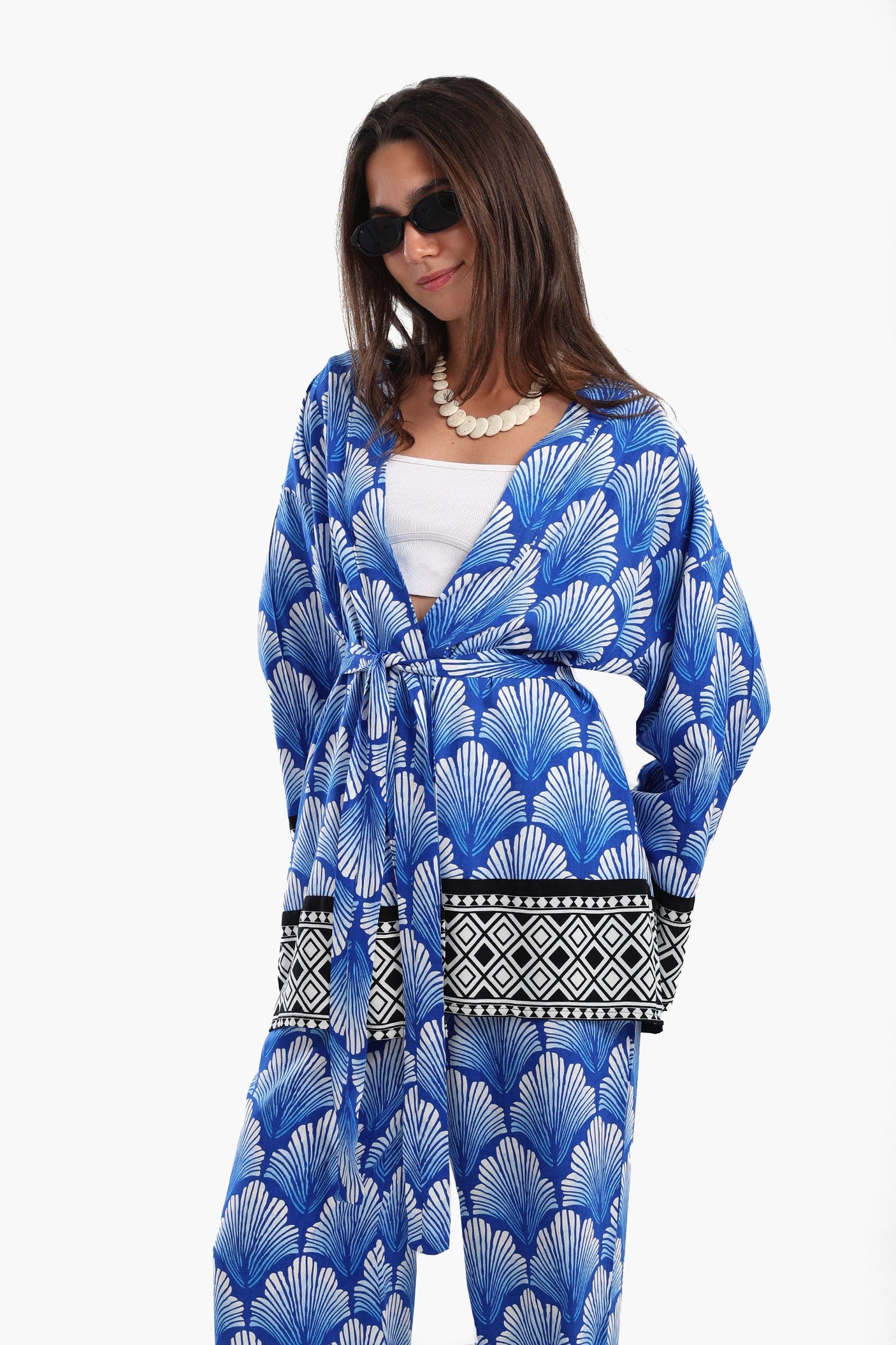 كارينا - كيمونو مطبوع عليه صدفة