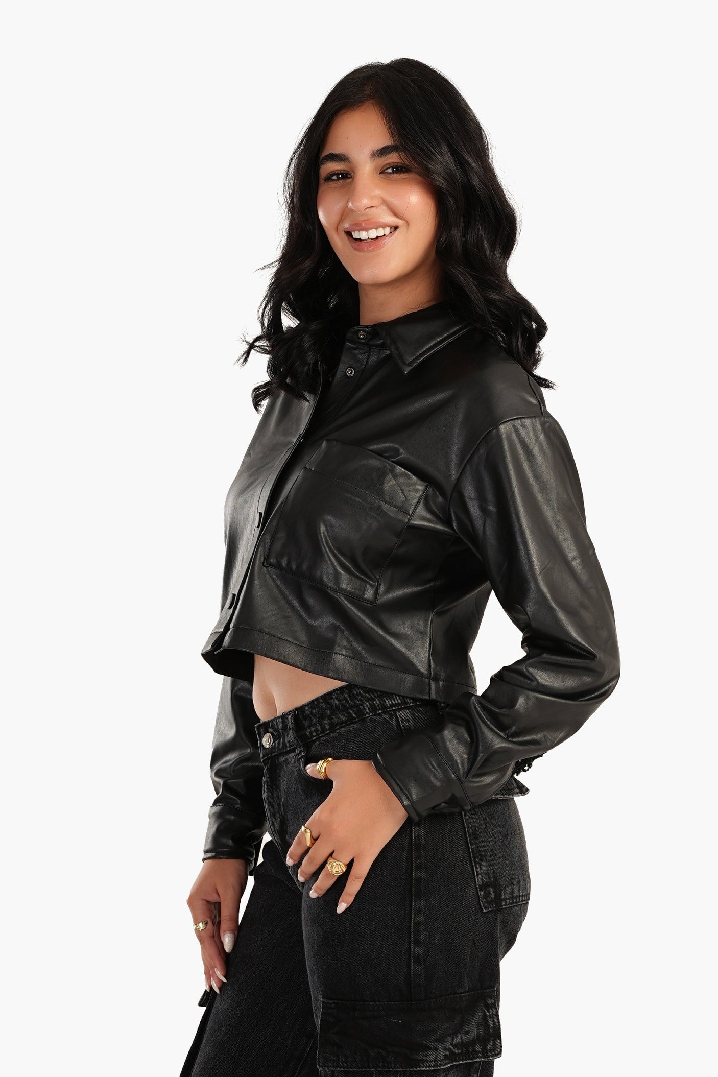 كارينا - قميص جلدي مع تطريز خلفي للنساء