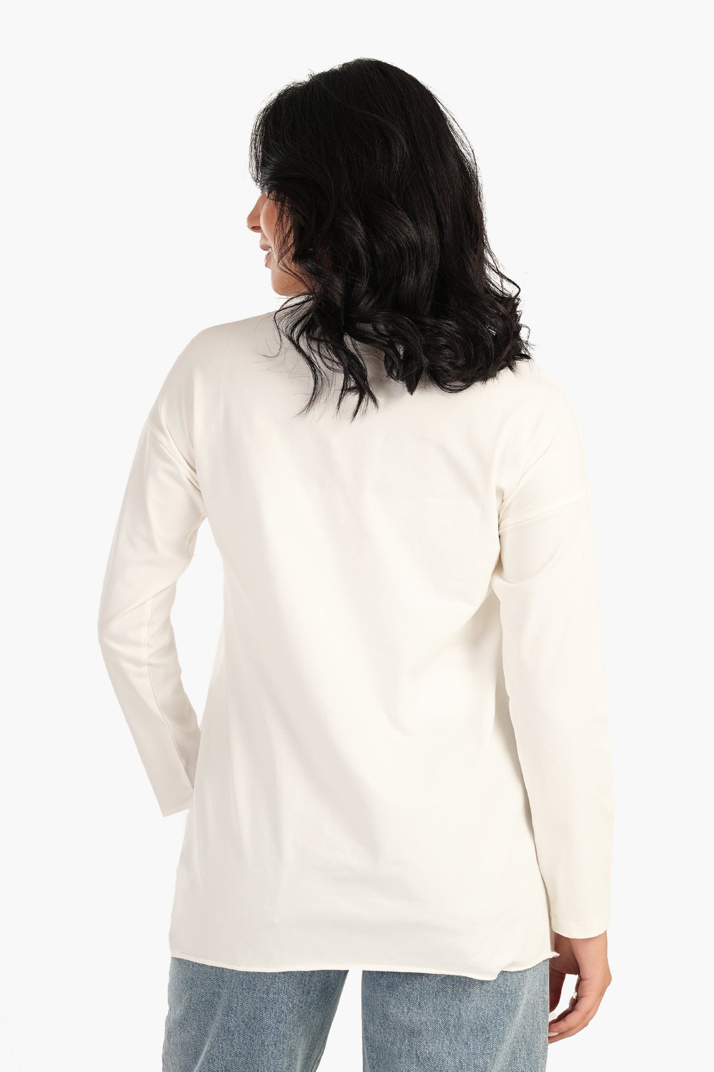 كارينا - تي شيرت أساسي فضفاض بفتحة للنساء