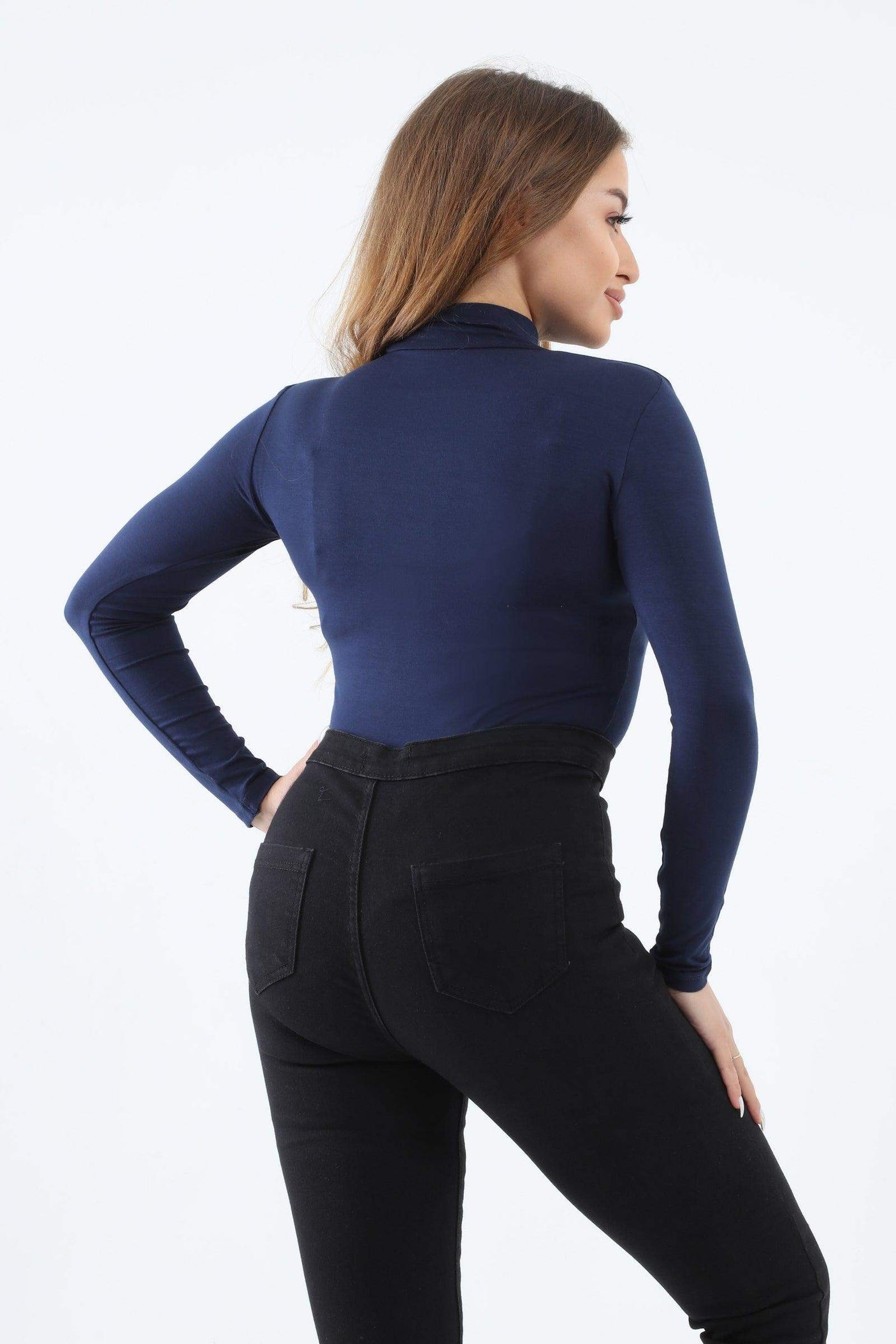 كارينا - توب برقبة عالية وأكمام طويلة