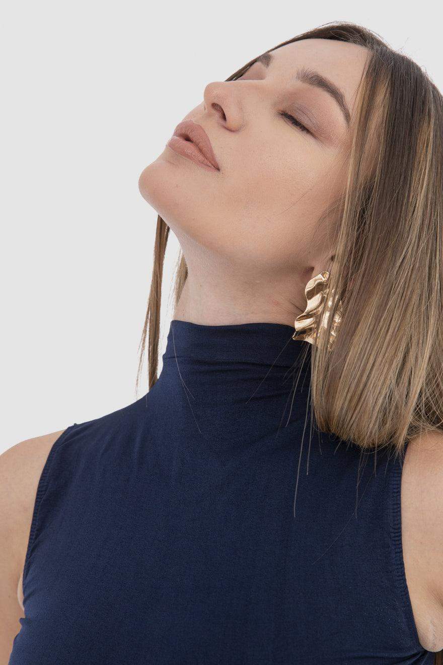 كارينا - بلوزة بدون أكمام بياقة عالية للنساء