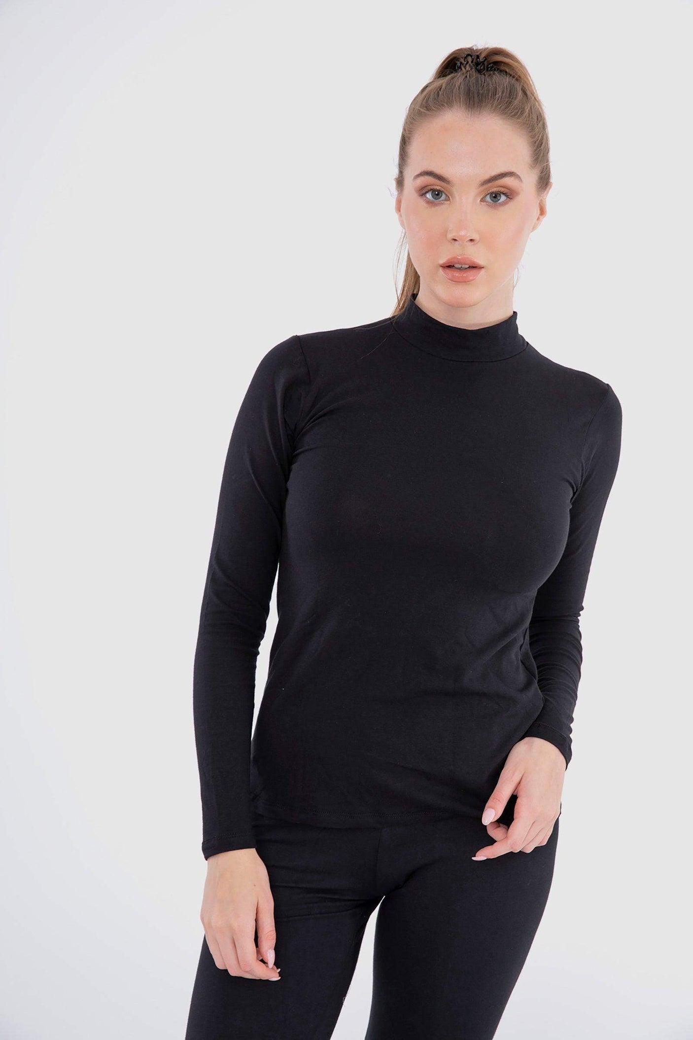 بلوزة بدون رقبة عالية