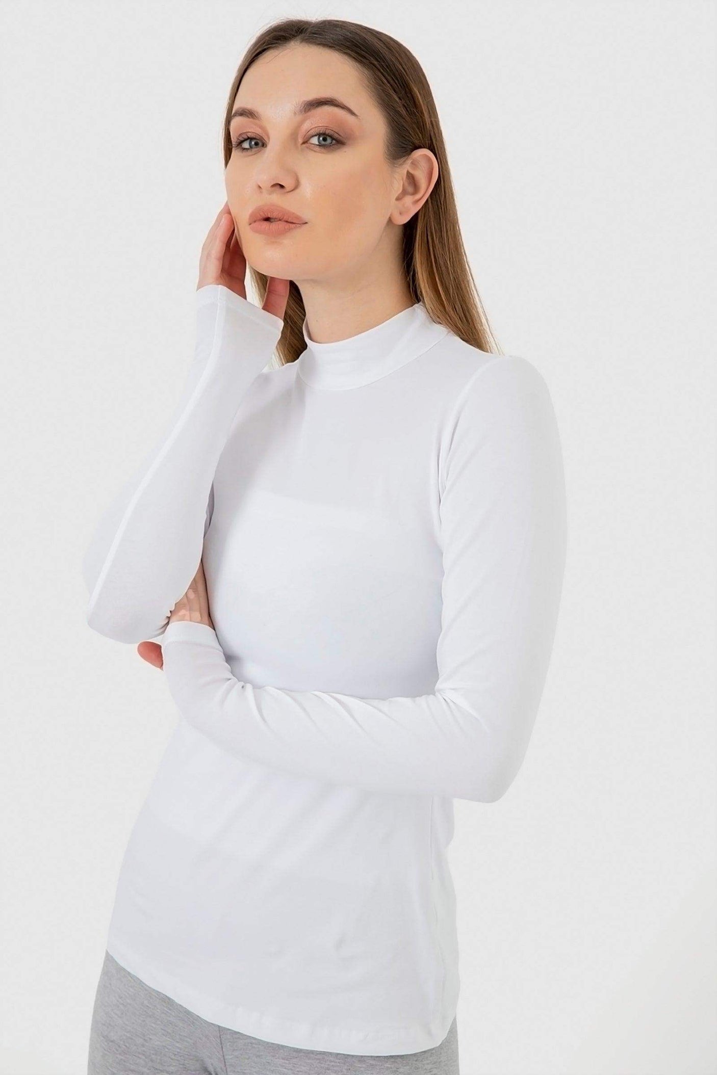 بلوزة بدون رقبة عالية