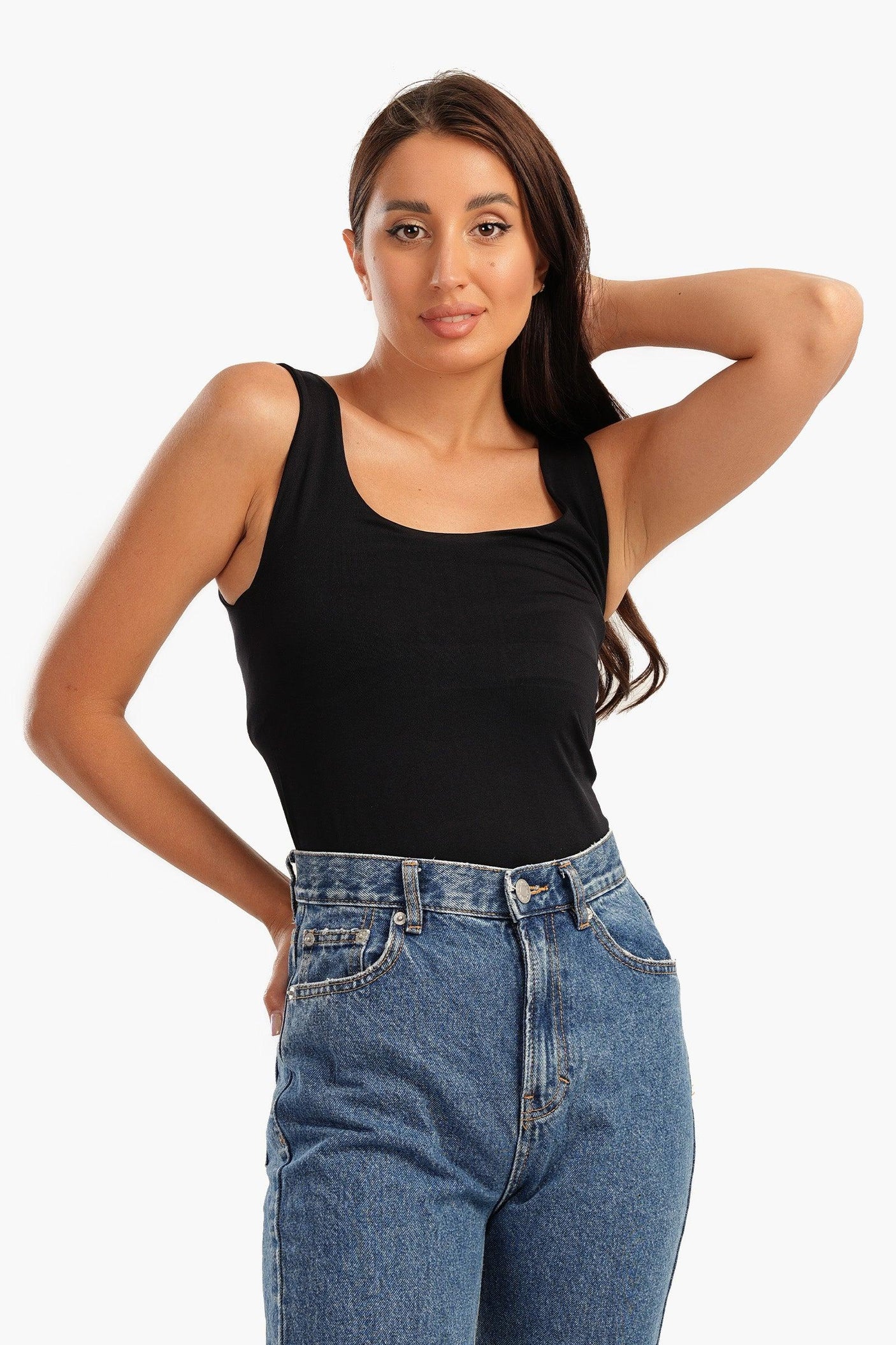 كارينا - توب حمّالات ضيق مبطن