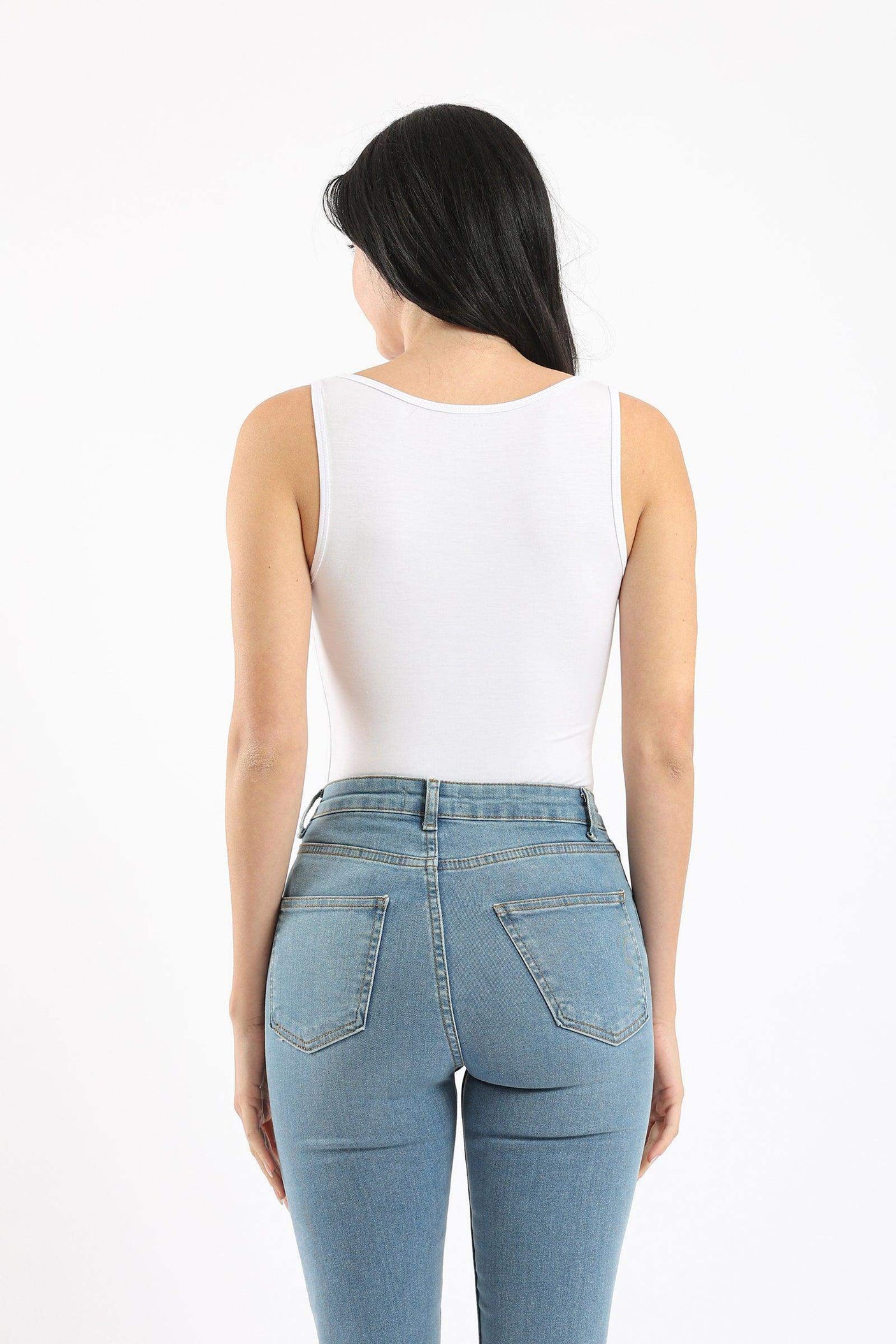 كارينا - توب حمّالات بفتحة رقبة واسعة