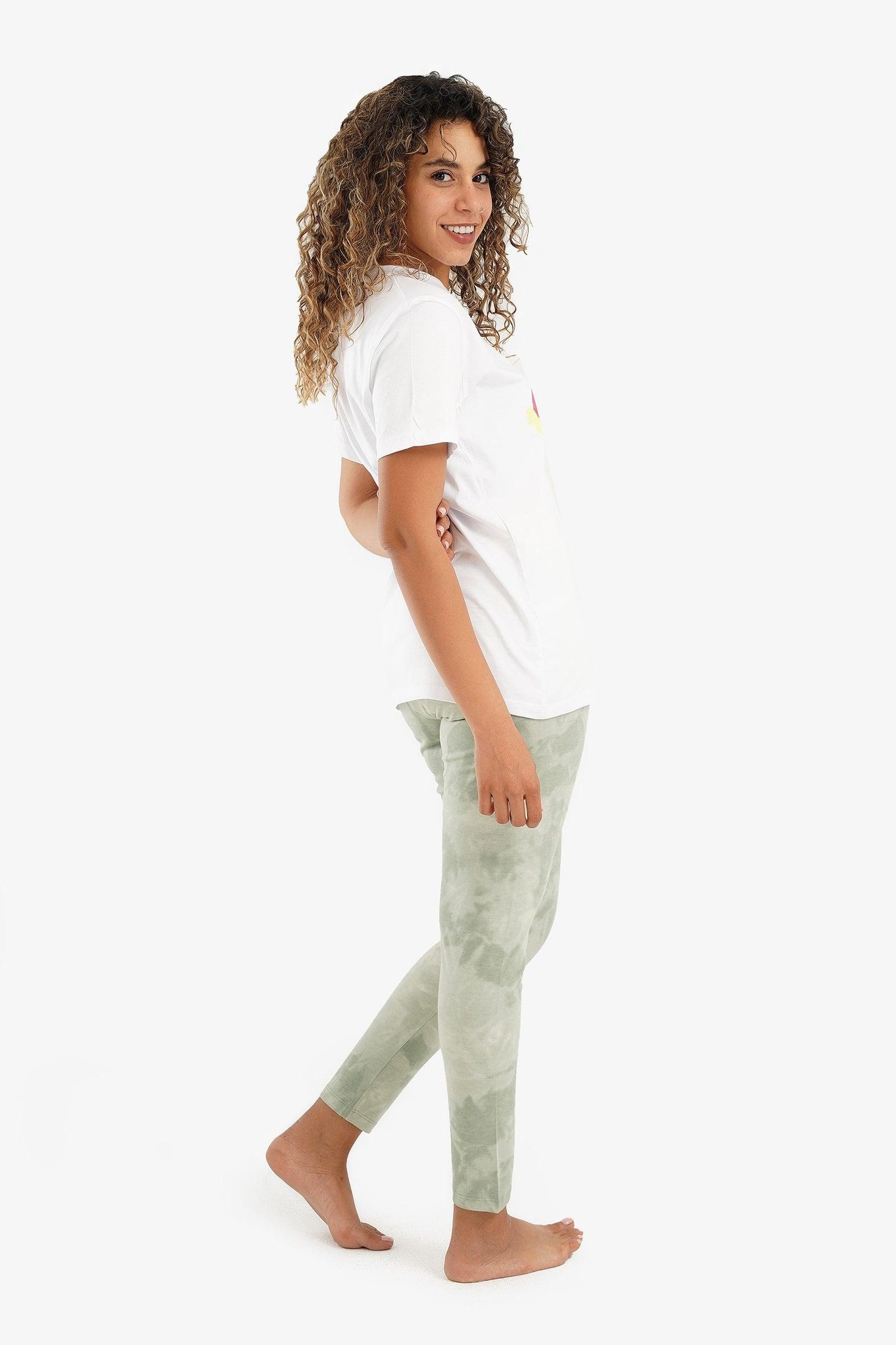 كارينا - طقم بيجامة  مع بنطال  للنساء