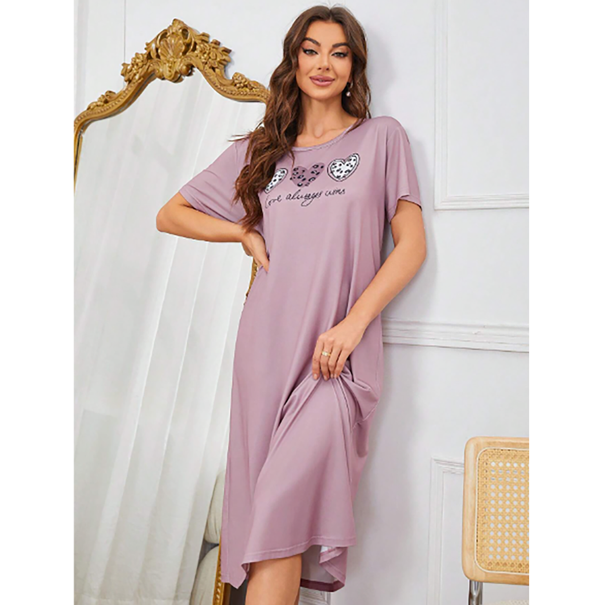 شي أن - فستان نوم/بيجامة للنساء بنمط قلب وطباعة جلد النمر المرسومة باليد، بياقة دائرية وأكمام قصيرة