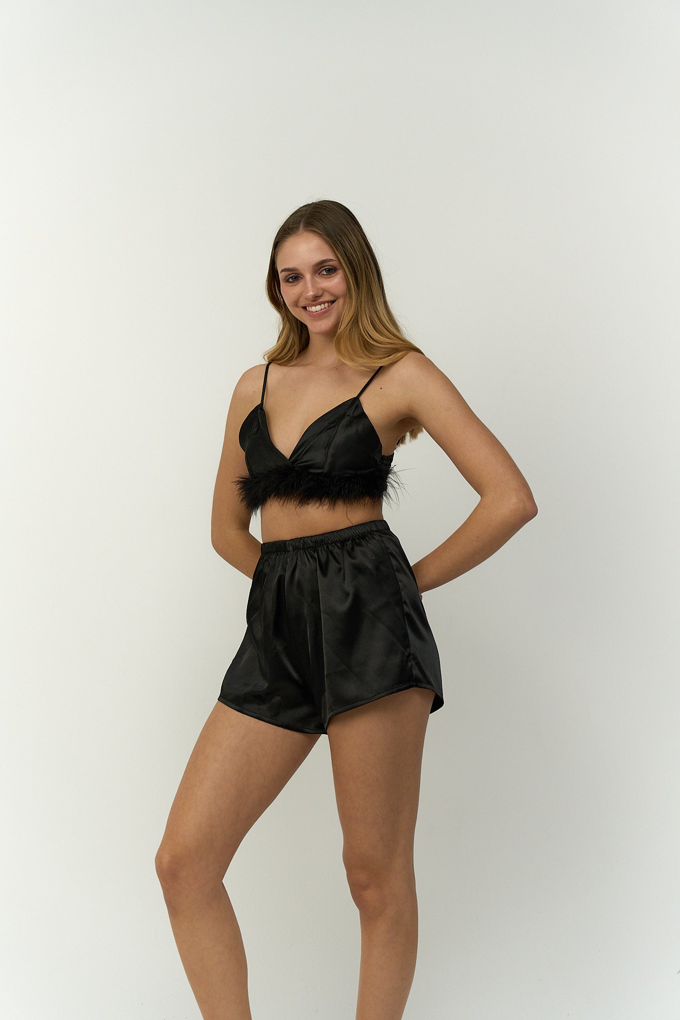 كارينا - شورت بيجامة مع حمالة صدر