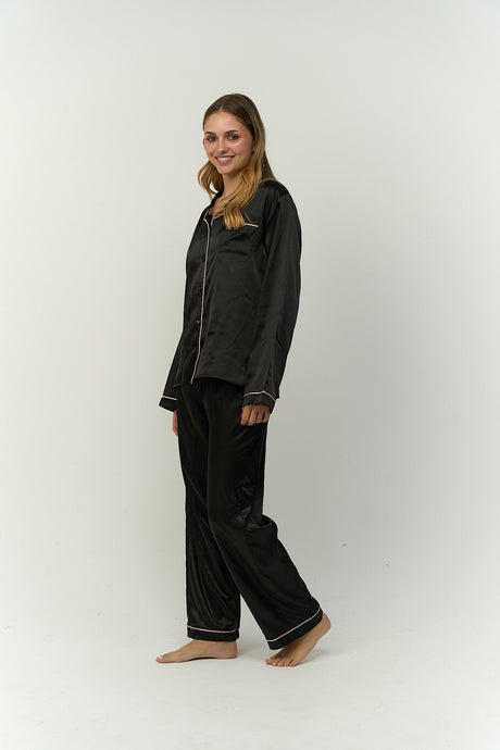 كارينا - طقم بيجامة مع أنابيب الورد