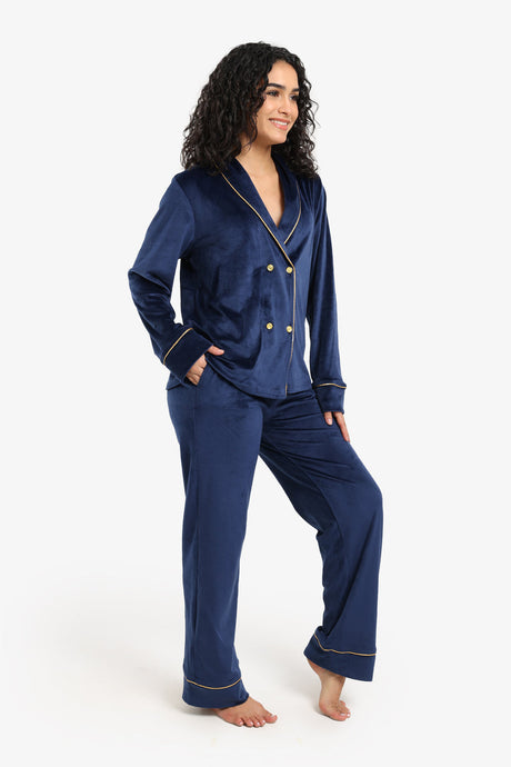 Carina - Double-Breasted Velvet Pyjama Set