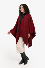 Carina - Cozy Knitted Poncho with Pockets
