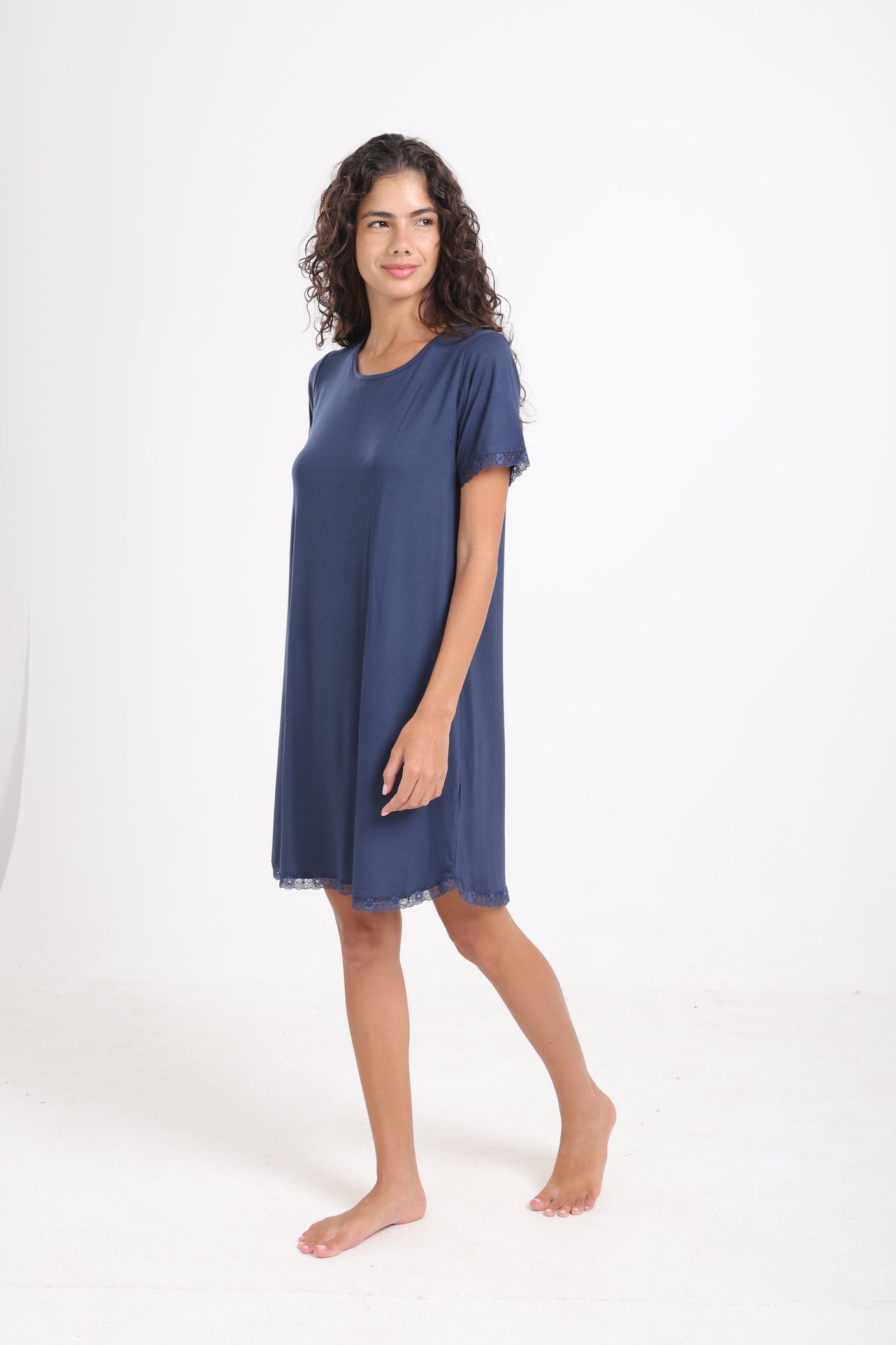 Carina - Lightweight Nightgown with Lace