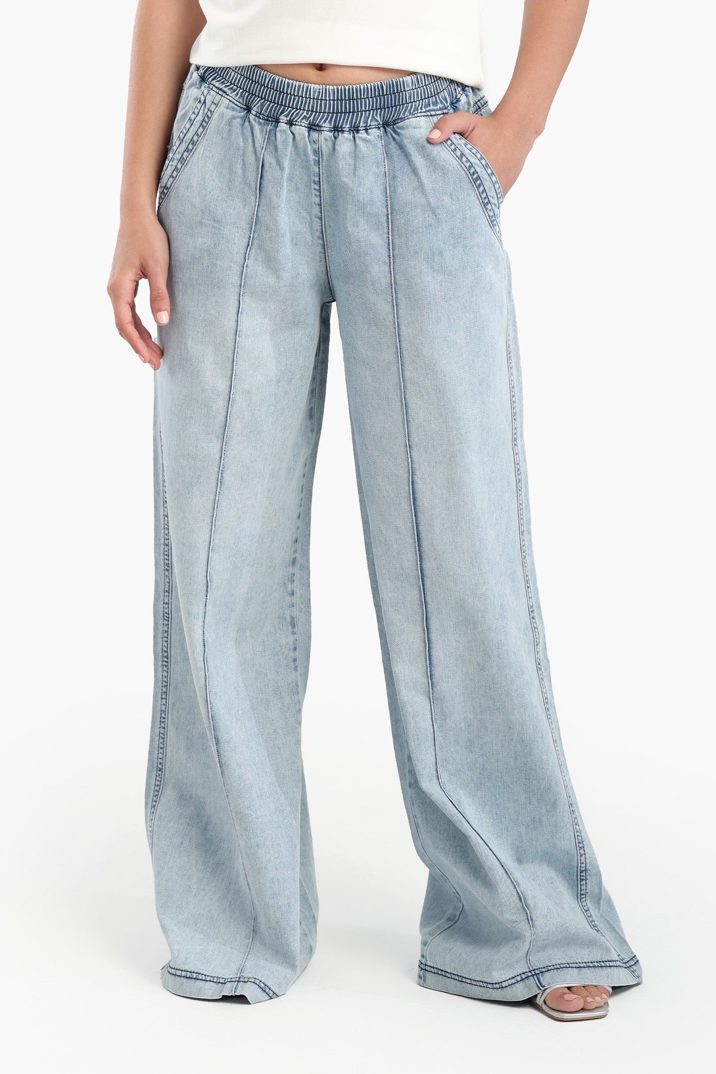Carina - Relaxed-Fit Denim Pants