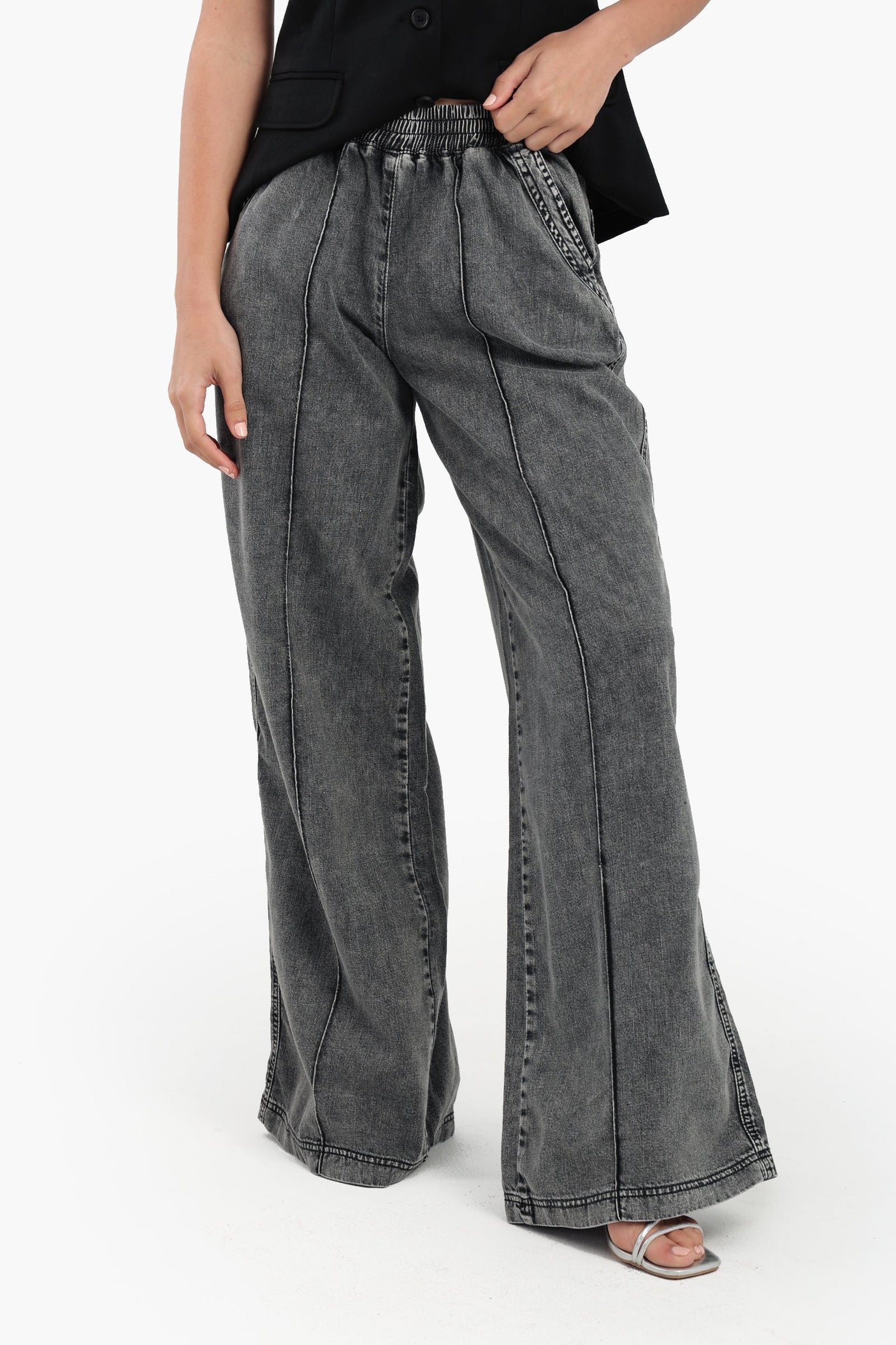 Carina - Relaxed-Fit Denim Pants