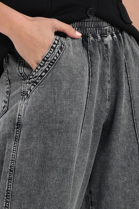 Carina - Relaxed-Fit Denim Pants