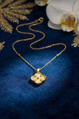 Women’s Necklace Embossed Clover Pendant - Elegant