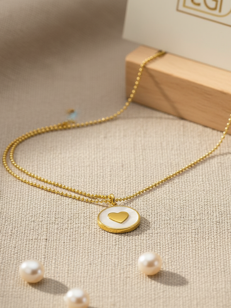 Women’s Necklace Circular Pendant White & Gold Heart