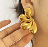 Gold twisted earrings