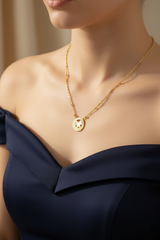 Women’s Necklace Elegant Round Pendant White Detail