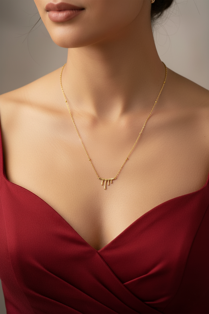 Women’s Necklace Flowing Pendant Delicate Beads