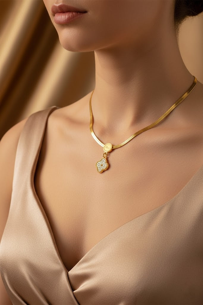Women’s Necklace Snake Chain Crystal Clover Pendant