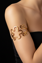 Solid Gold Bracelet with Elegant Floral Design