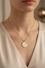 Women’s Necklace Shell & Crystal Rose Pendant