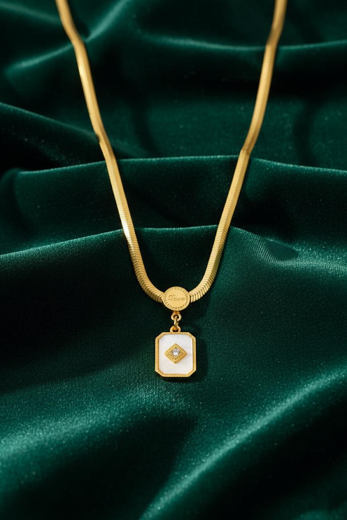 Women’s Necklace Square Pendant Shell Crystal Elegant
