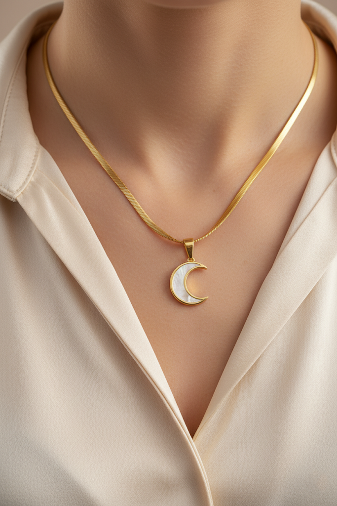 Women’s Necklace Crescent Pendant Inlaid with Shell