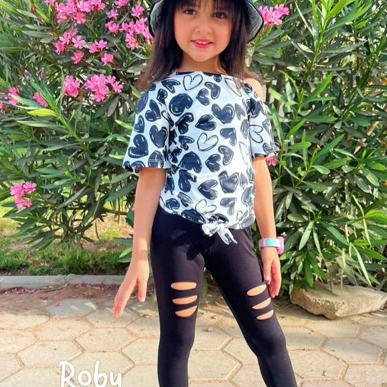 Rokido - Cutting Pants with Black Heart Top