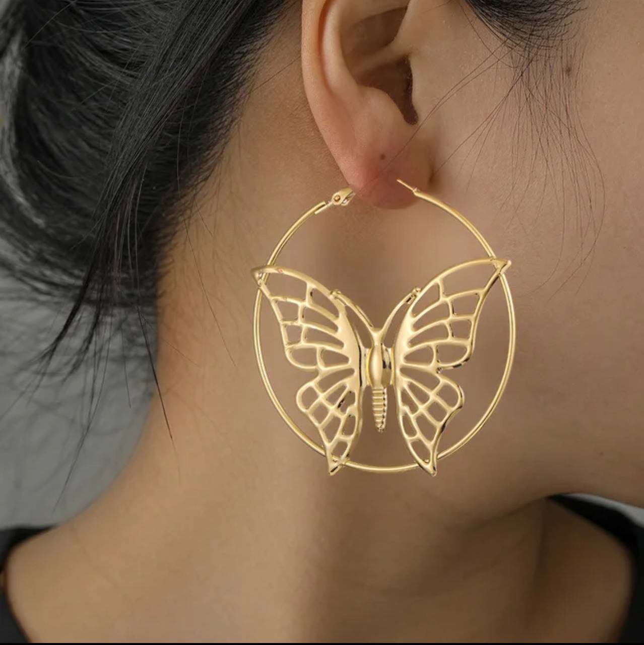 Fluffy - Flying Butterflies Earring