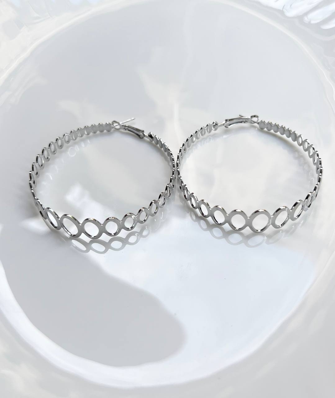 Fluffy - Oval Chains Earring