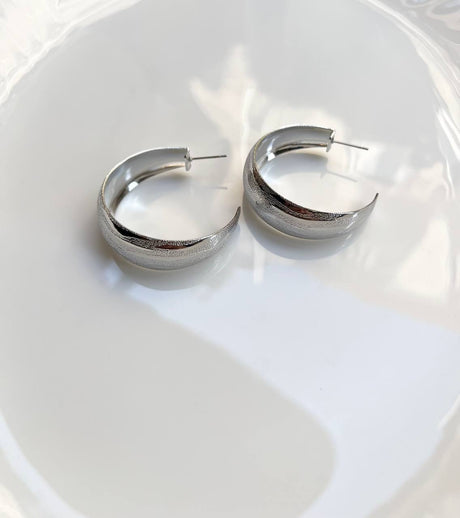 Fluffy - Bold Open Earring